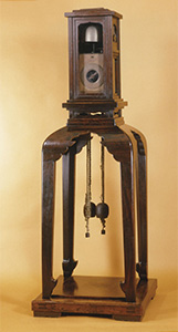Large lantern clock with a single-foliot balance